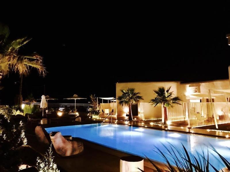 Queen Boutique Suites Mykonos Town Exterior foto