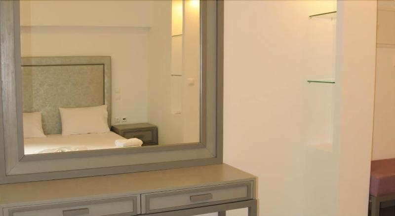 Queen Boutique Suites Mykonos Town Exterior foto