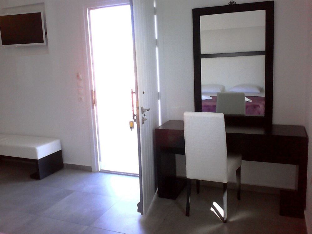 Queen Boutique Suites Mykonos Town Exterior foto